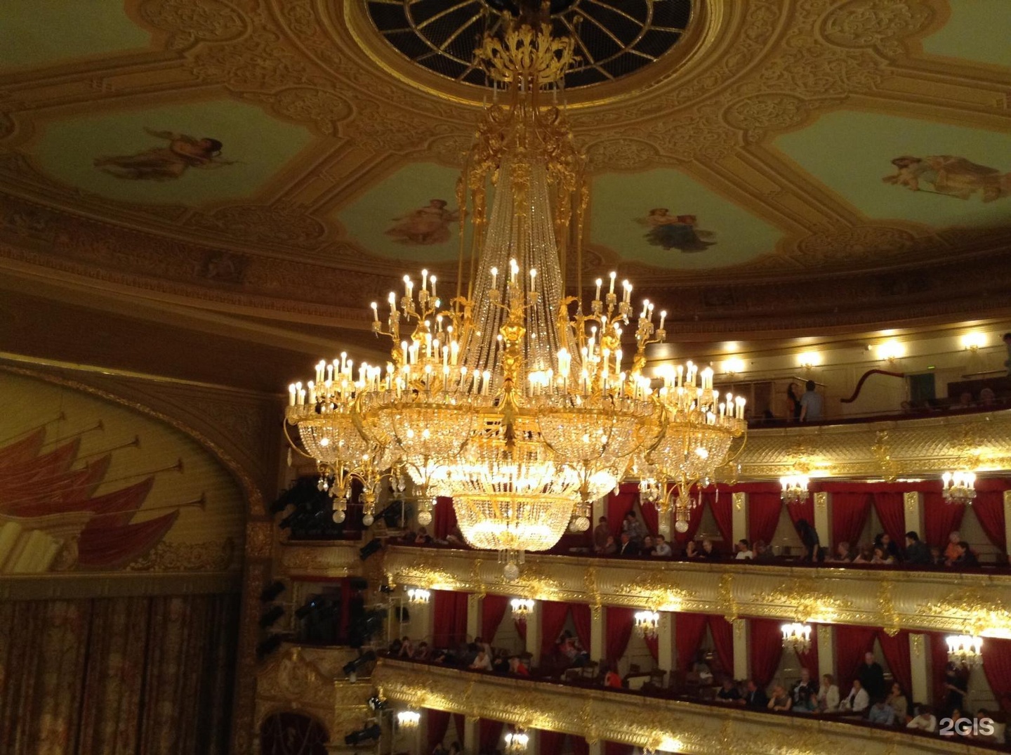 Мариинский театр трехъярусная люстра