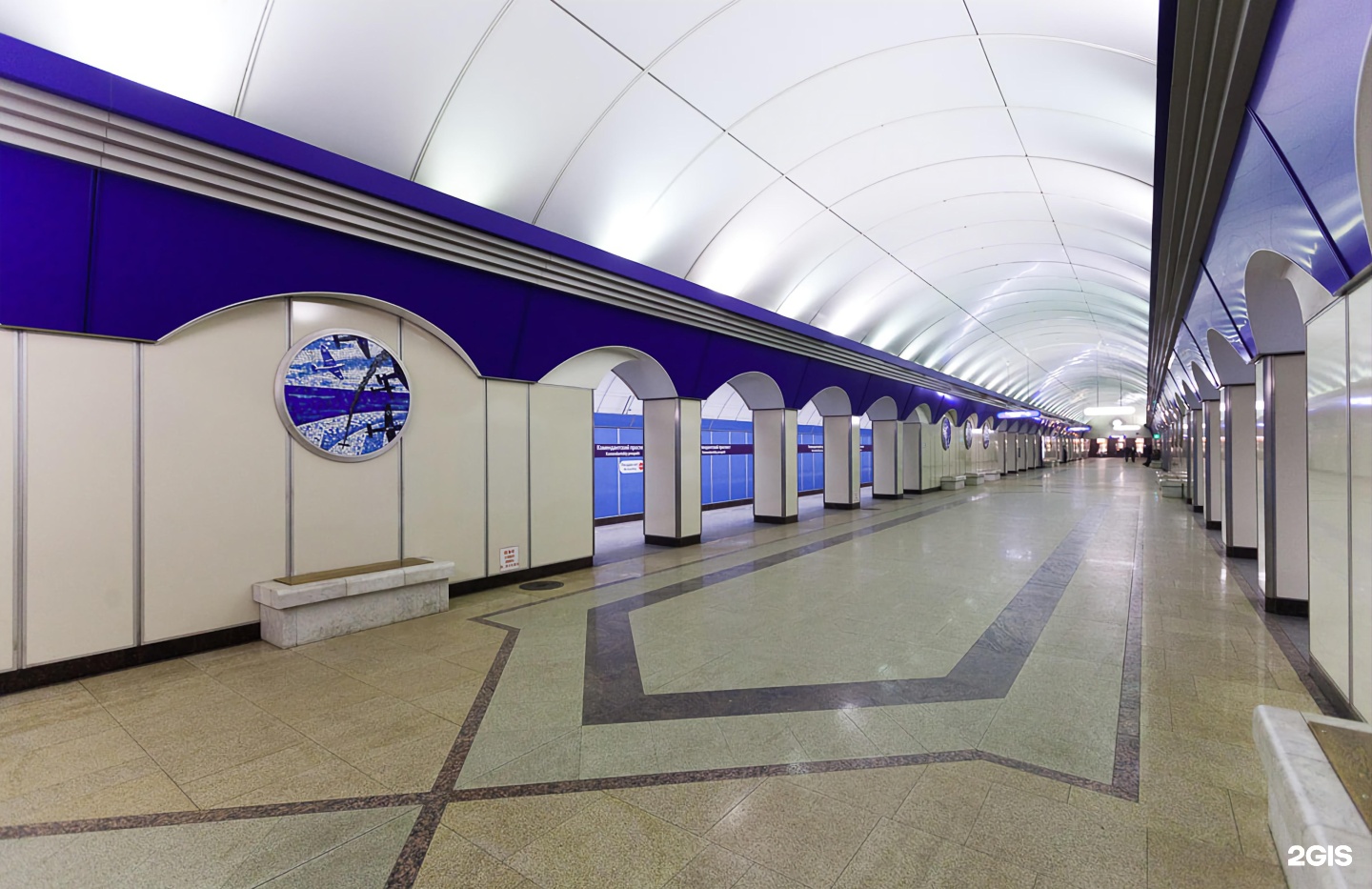Станция метрополитена «Комендантский проспект».