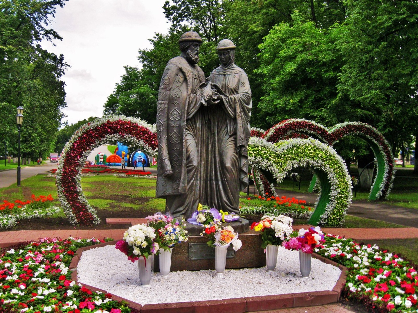 Памятник Февронии в Ярославле