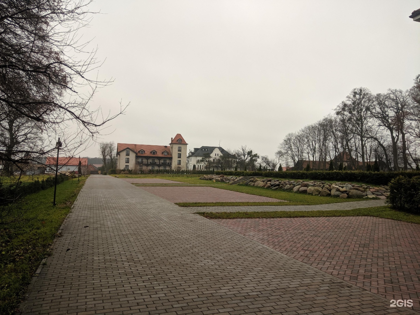 Источник в орловке. Орловка 2. Тимора крым. Отель ресторан усадьба калининград. Аббатство баттл.