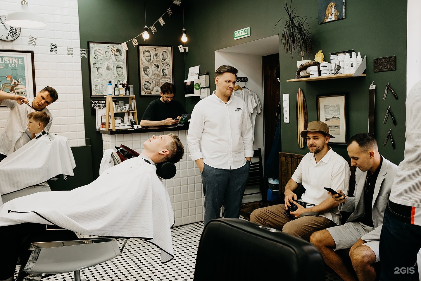 Барбершоп barberhall. Jab Barbershop Астрахань. Che Guevara барбершоп. Барбершопы Астрахань.