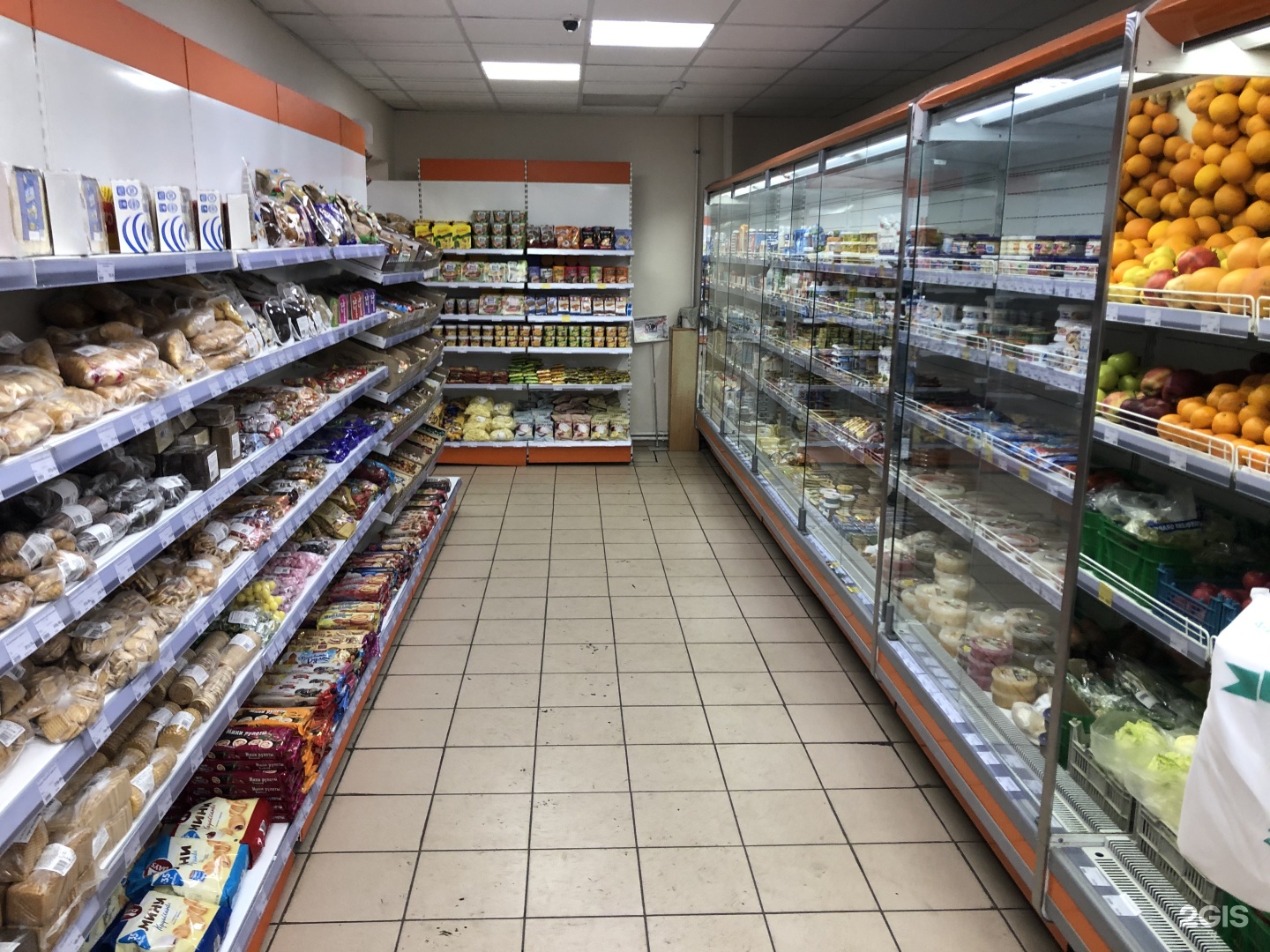 Магазин семейный в москве. Семья в продуктовом магазине. Продуктовый магазин 30 квадратов. Сеть магазин семейный стиль. Мечта продуктовый магазин.