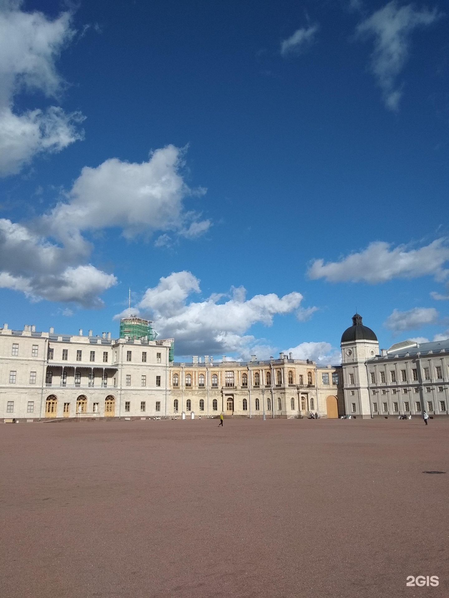 Большой гатчинский дворец красноармейский просп 1 фото. Большой Гатчинский дворец Гатчина. Гатчина дворец-музей. Большой Гатчинский дворец статуи. Гатчинский музей чей.