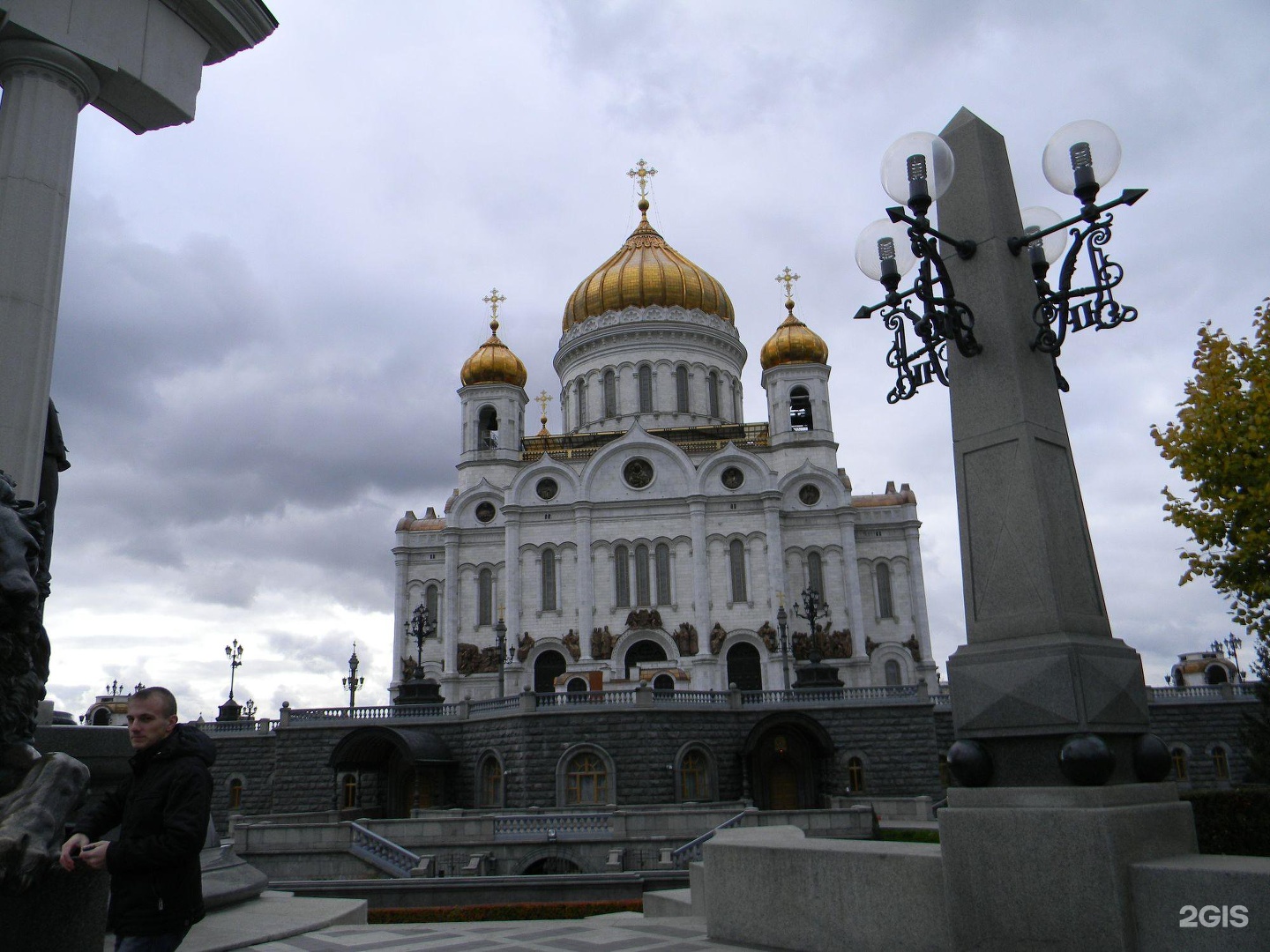 Храм Христа Спасителя в Москве снегопад