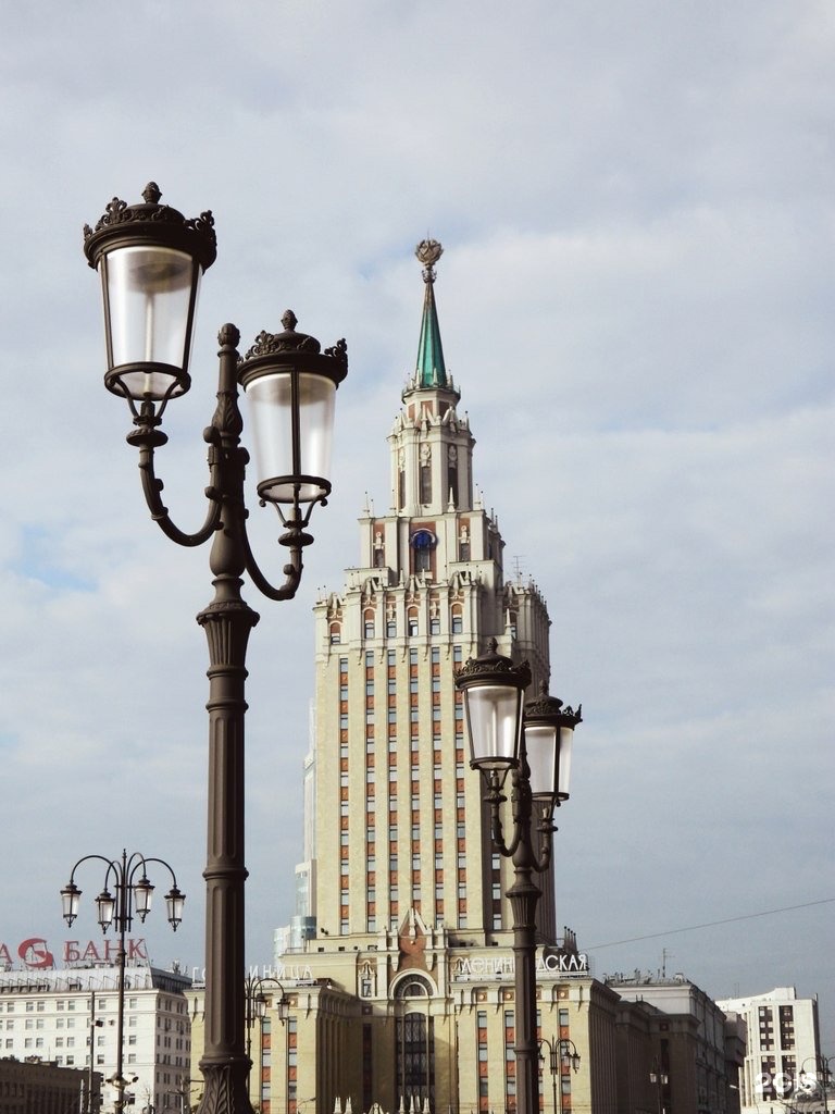 21 40 по москве. 21 40 по москве. Каланчевская ул. Гостиница ленинградская сталинская высотка. Каланчевская ул.