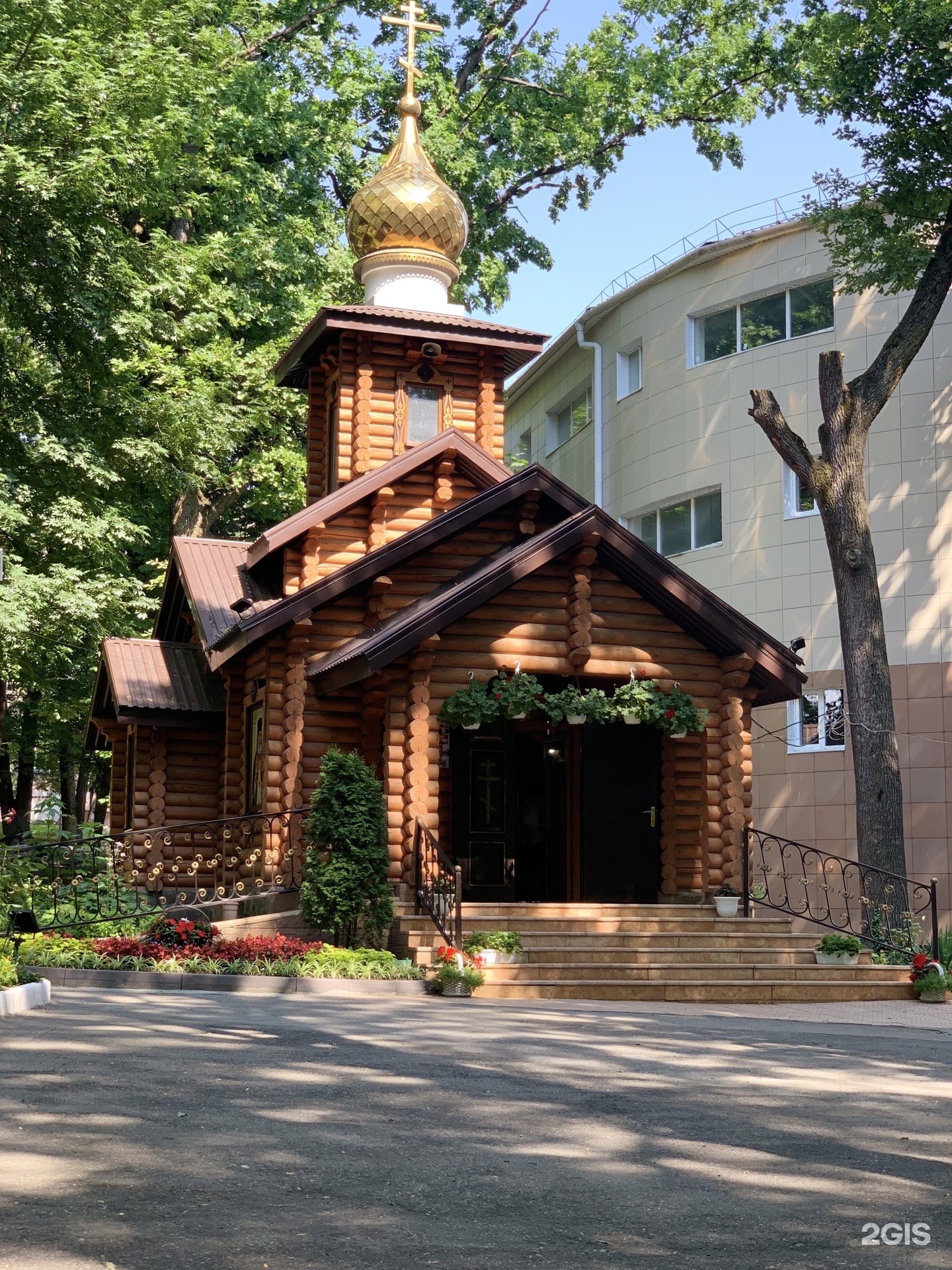 Пансионат святителя луки. Храм Святого Луки в Симферополе. Больничный храм исповедника Луки. Храм Луки Обнинск. Храм св Луки Ташкент.