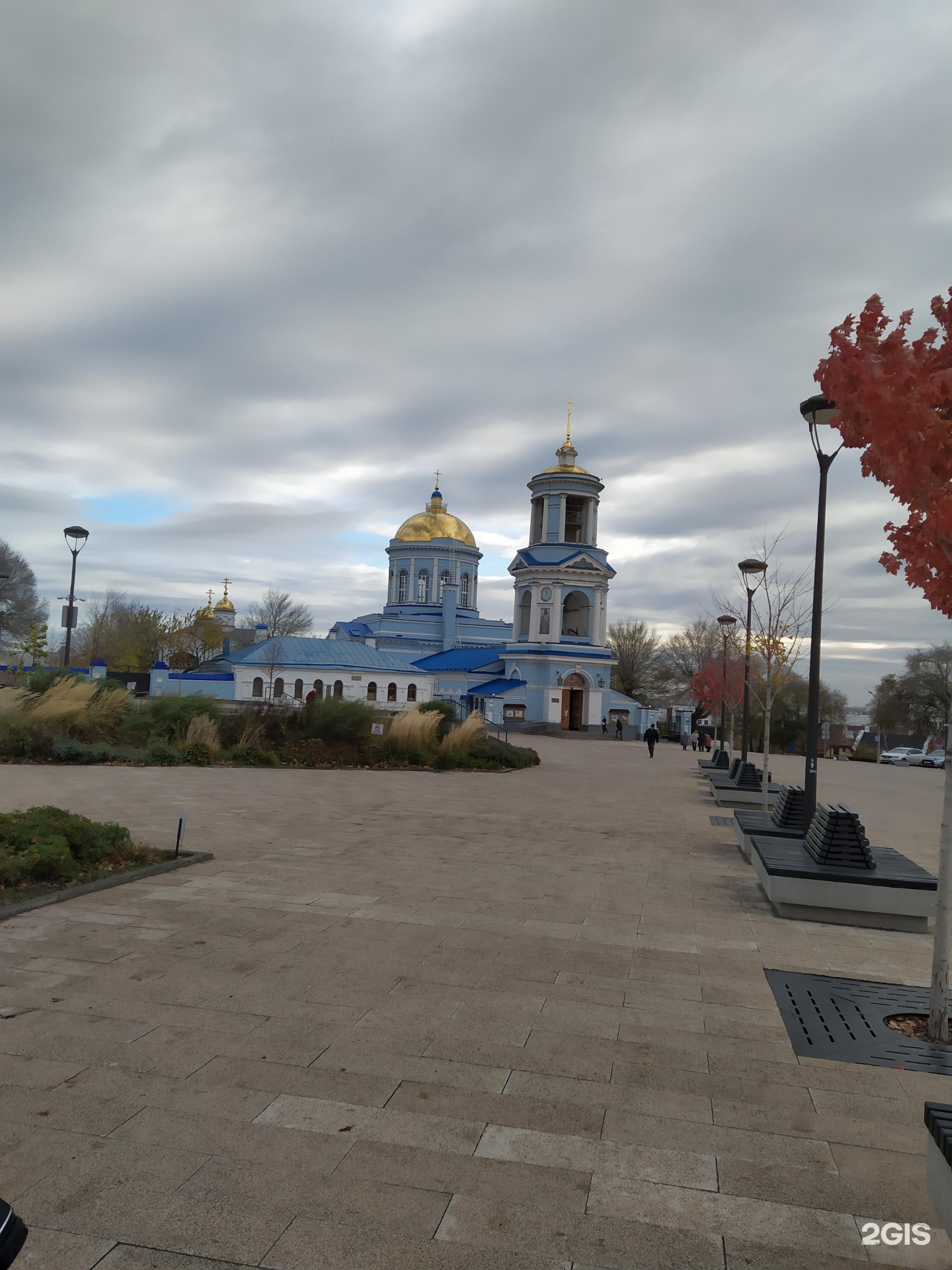 Парк у Покровской церкви в Воронеже