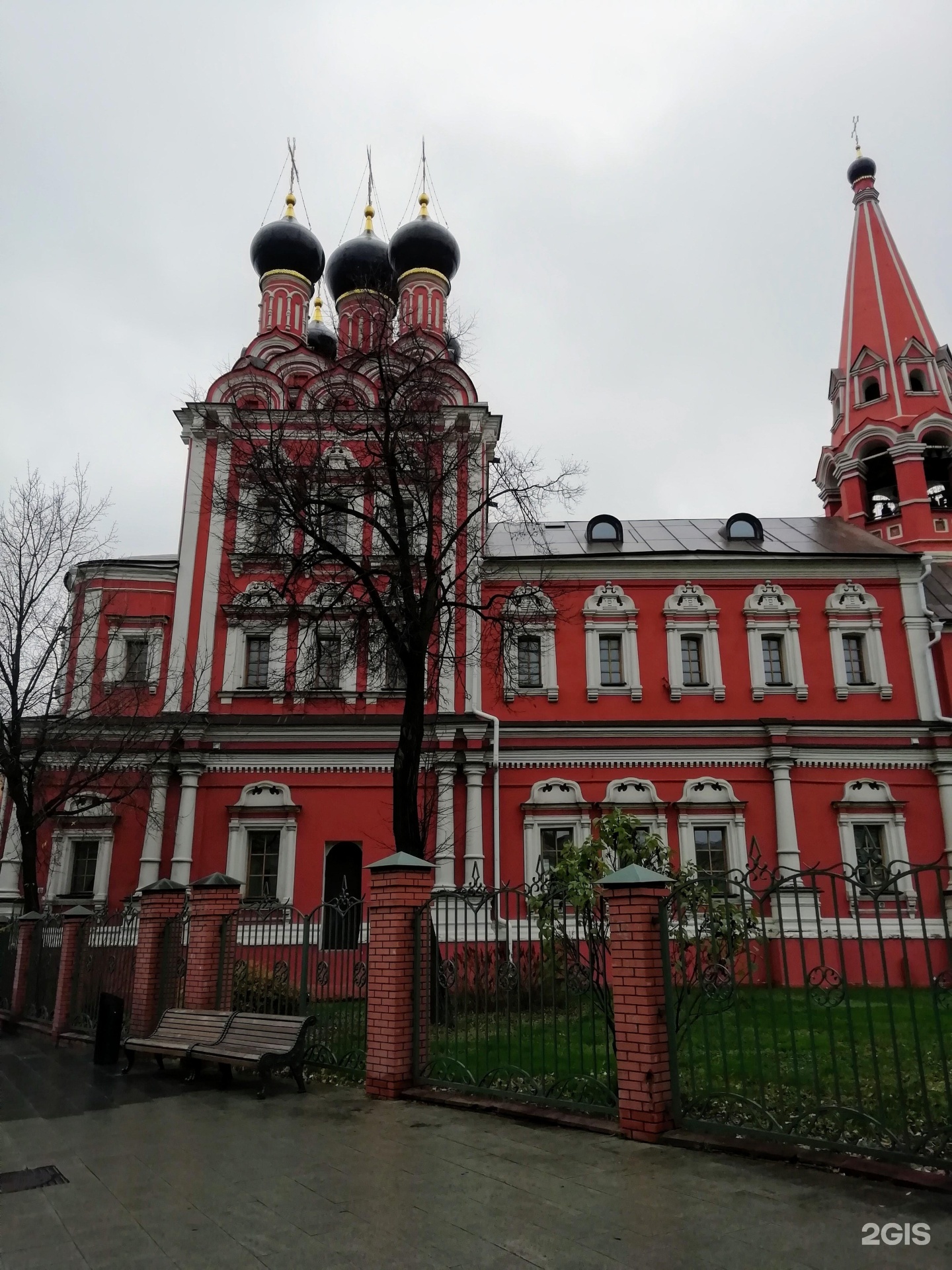 Храм на болвановке. Храм святителя Николая на Болвановке. Церковь Николая Чудотворца на Болвановке. Храм на Болвановке в Москве. Храм святителя Николая Москва Радищевская.