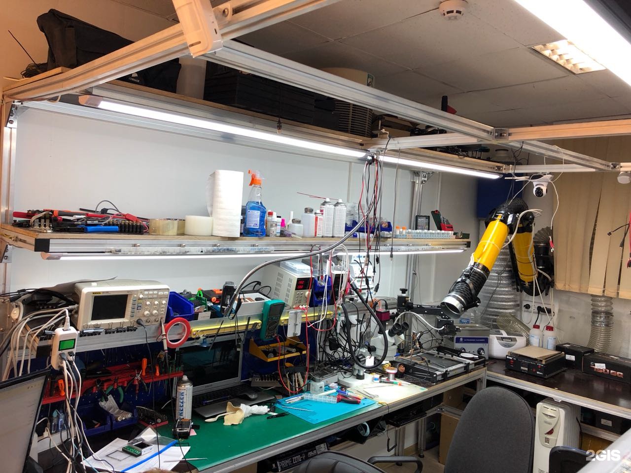 основные салоны по ремонту компьютеров в мск. ремонт смартфонов на академической. врачи со смартфонами картинка. доктор смартфонов москва. москва, ул.