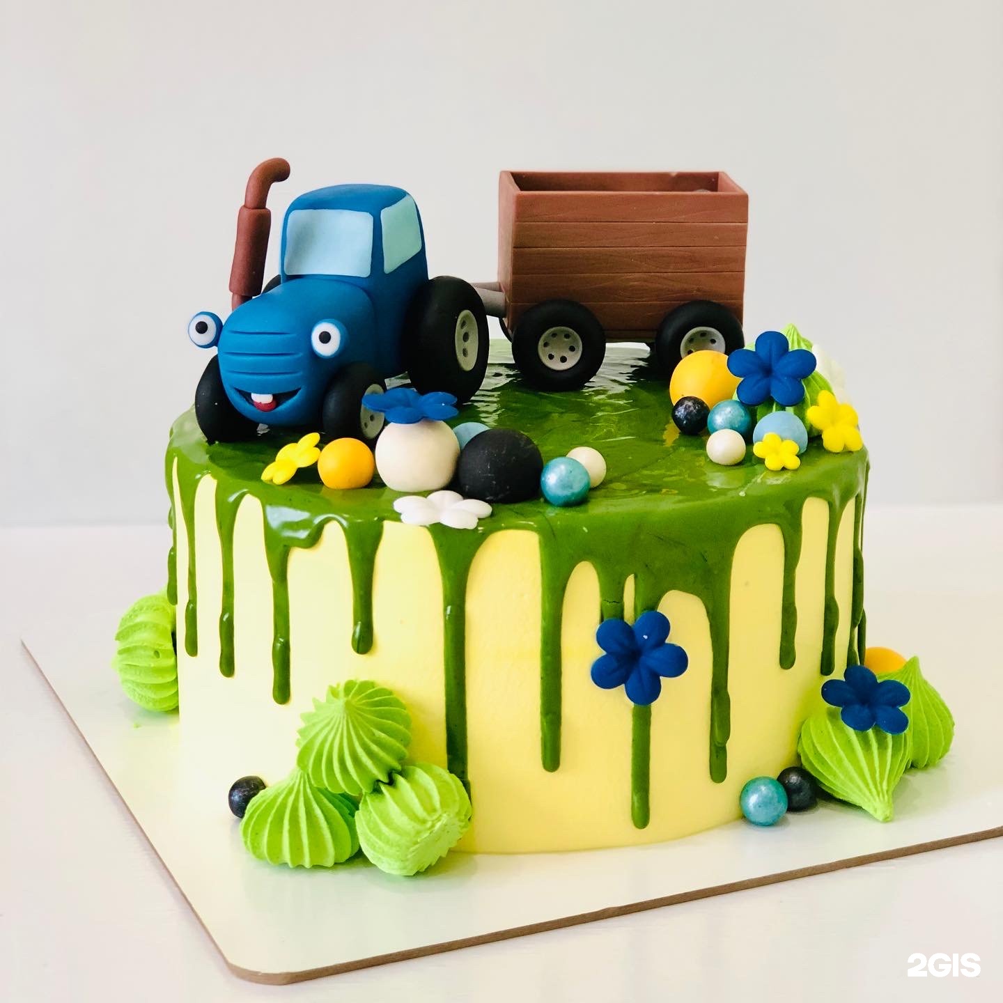 Торт синий трактор на 1. Торт на 2 годика мальчику синий трактор. Торт на 1 годик синий трактор. Торт трактор Гоша. Торт синий трактор для мальчика без мастики.