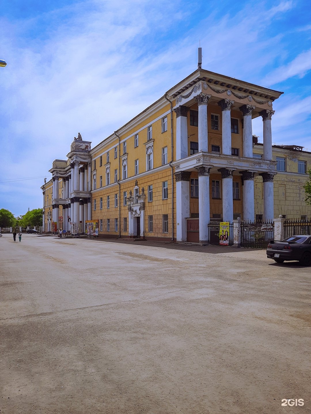 Уссурийск фото дома офицеров