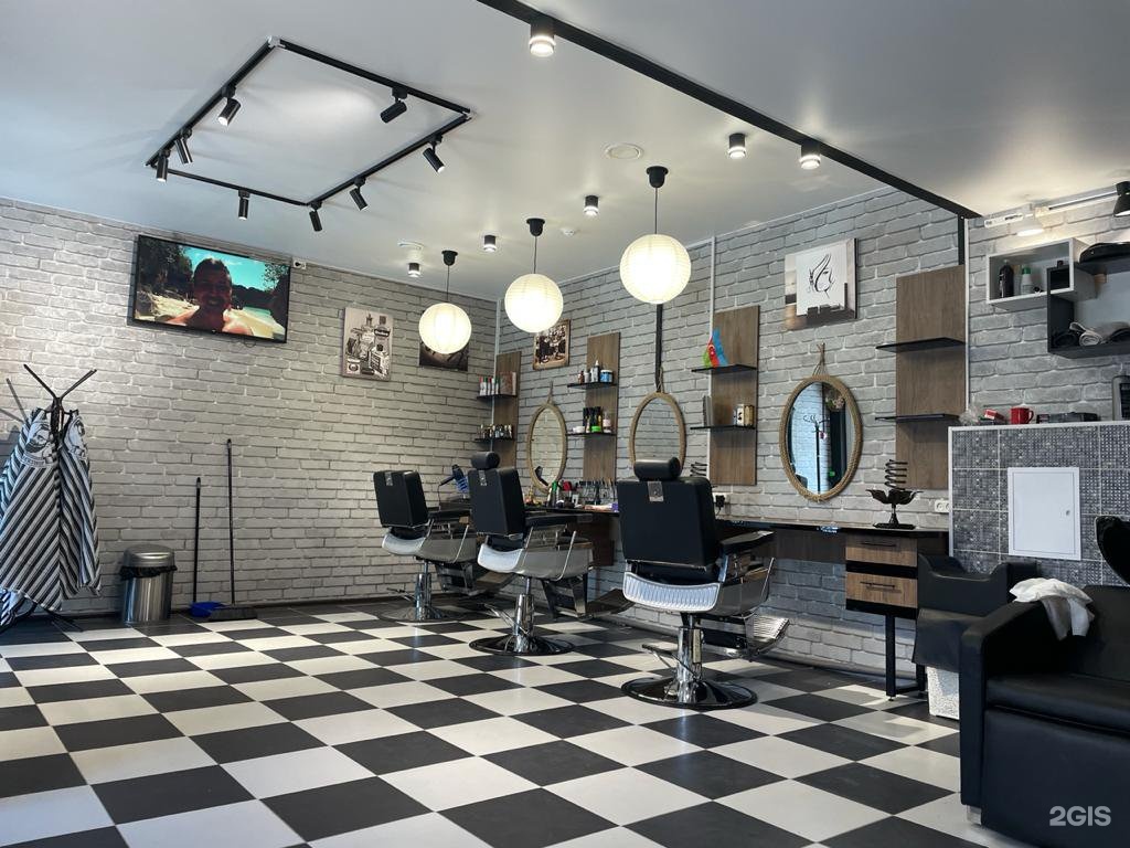 Парикмахерская волжский. Мужская парикмахерская Волжский. Barber shop комнат Barbershop. Комната Барбера. Парикмахерская Баку.