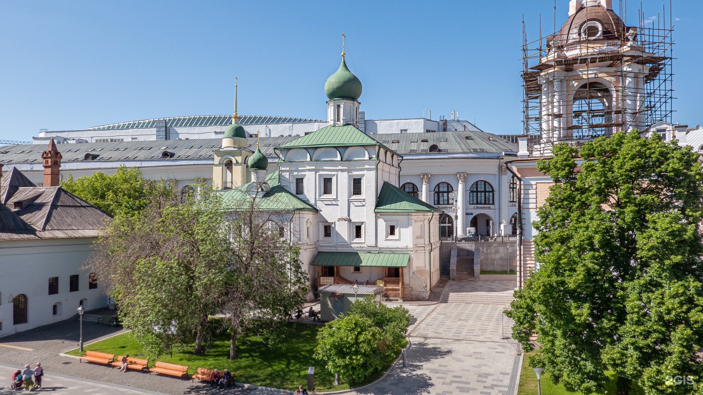 Ул варварка церкви. Храм Максима Блаженного на Варварке. Храм на Варварке в Москве. Церковь Максима исповедника в Москве. Москва улица Варварка 4 Церковь Максима Блаженного на Варварке.