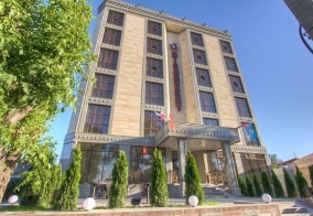 Отель Discovery Hotel в Бишкеке