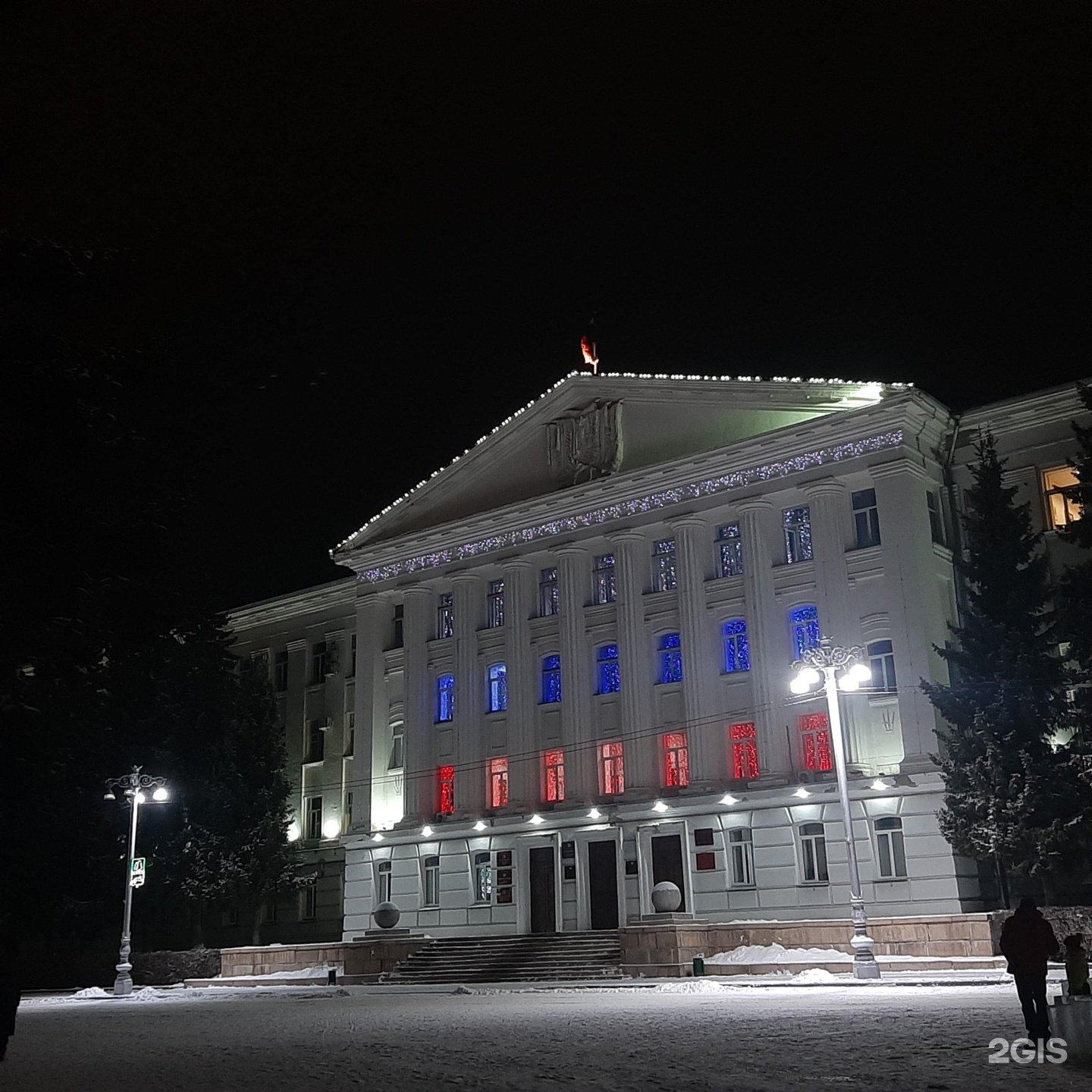 Правительство курганской обл. Гоголя 56 Курган. Правительство Курганской области. Сцена Курган площадь имени Ленина.