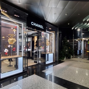 Фото от владельца Chanel Beauty, сеть фирменных бутиков