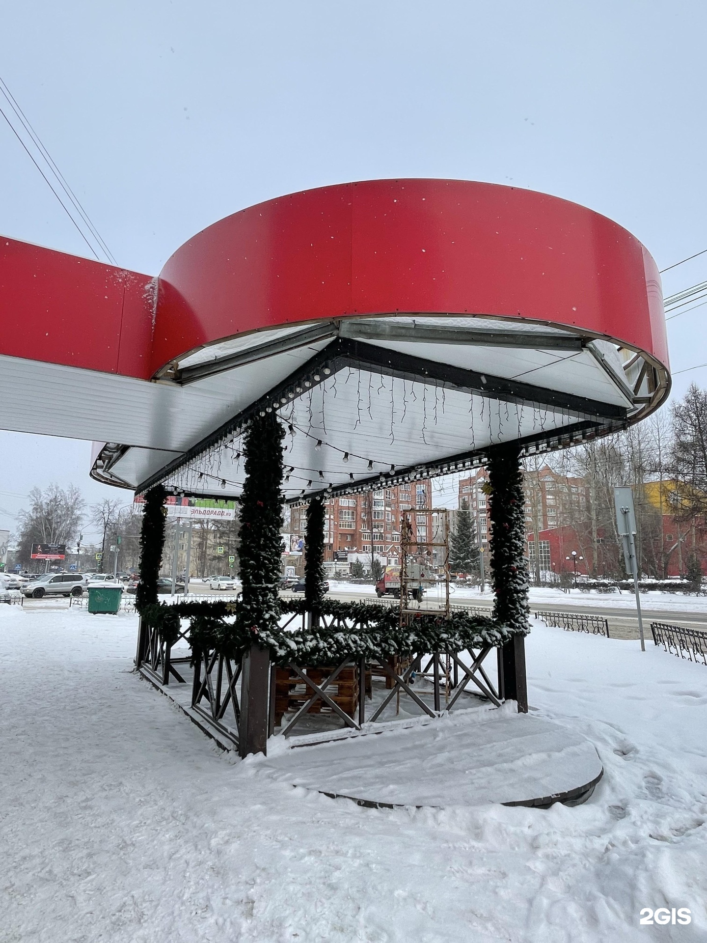 Блины томск. Сибирские блины Томск. Сцена на улице. Сценический комплекс.