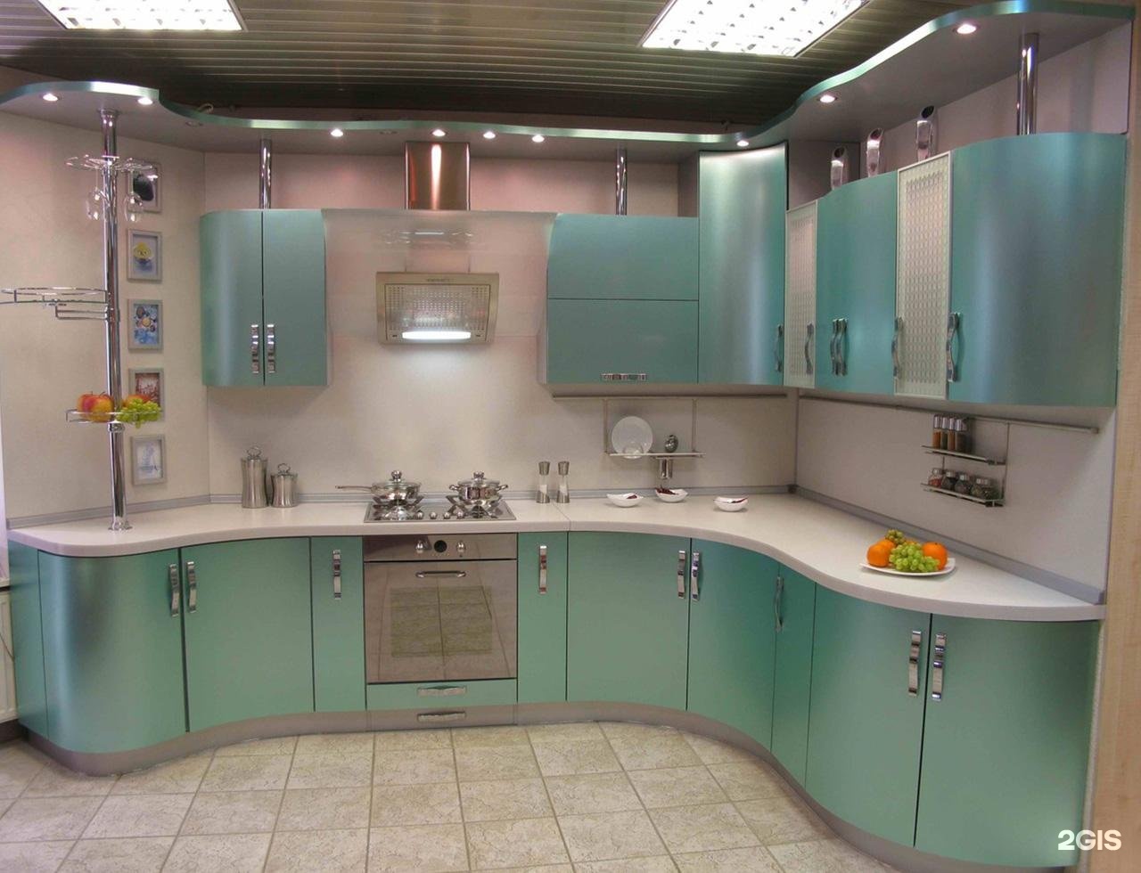 Кухонный гарнитур с радиусными фасадами