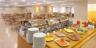 Москва: Отель Marins Park Hotel Москва Пражская