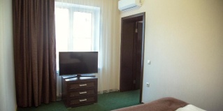 Сириус: Отель V&V