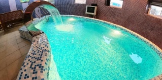Лоо: Отель Family resort hotel Miloo