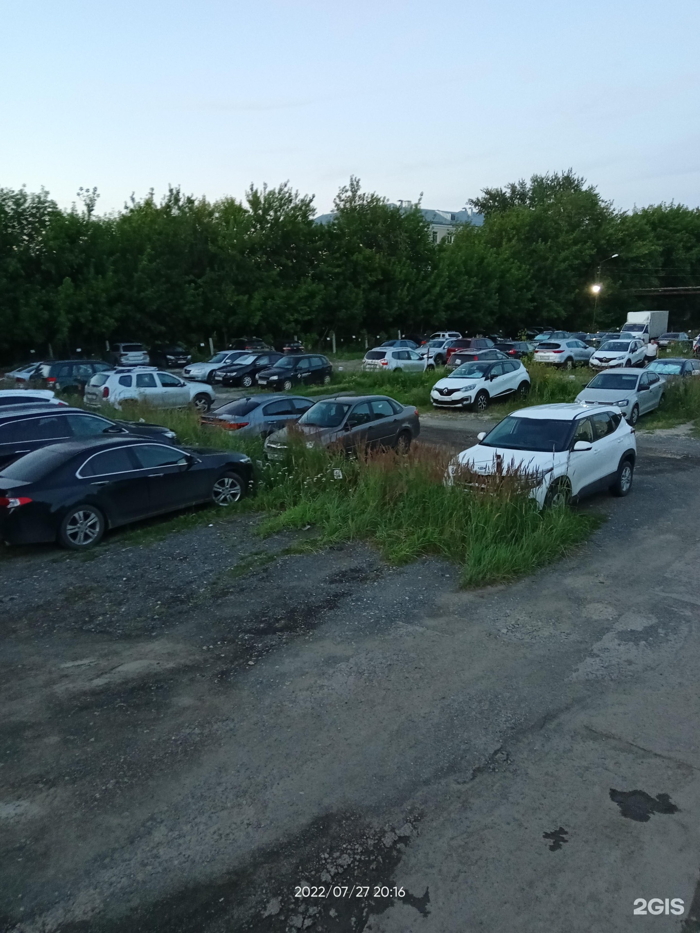 Автостоянка аэропорт казань. Аэропарковка. Народная парковка казань аэропорт. Казань аэропорт казань. Автостоянка аэропорт казань.