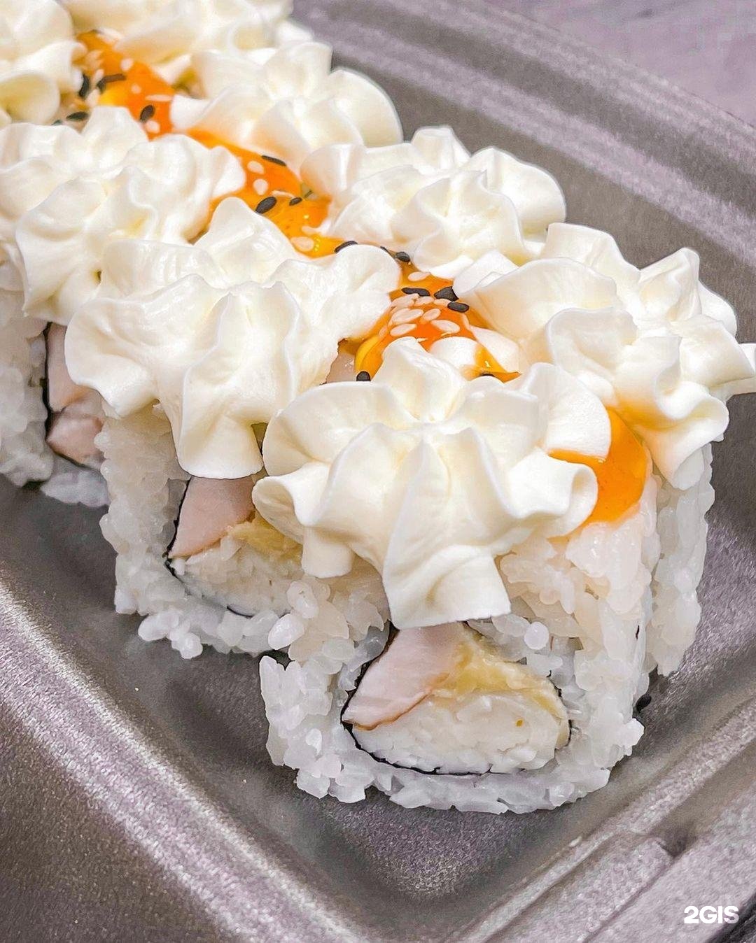 Sushisell. Суши селл запечённый с кальмаром. Суши селл Красноярск на Карамзина. Суши селл Тельмана 25. Роллы суши селл.