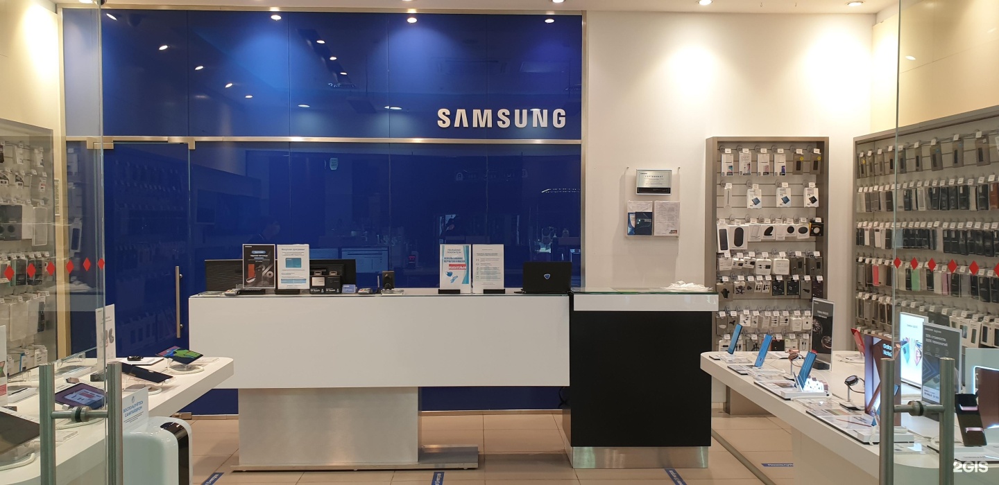 Фирменный магазин Samsung Москва 2019. Магазин самсунг в Москве. Фирменный магазин самсунг в Тобольске.