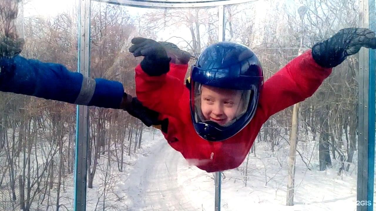 Летит мина. Аэротруба Комета Воронеж. Полёт в аэротрубе в Воронеже. Аэротруба на Острогожской Воронеж. Юмор про аэротрубу.