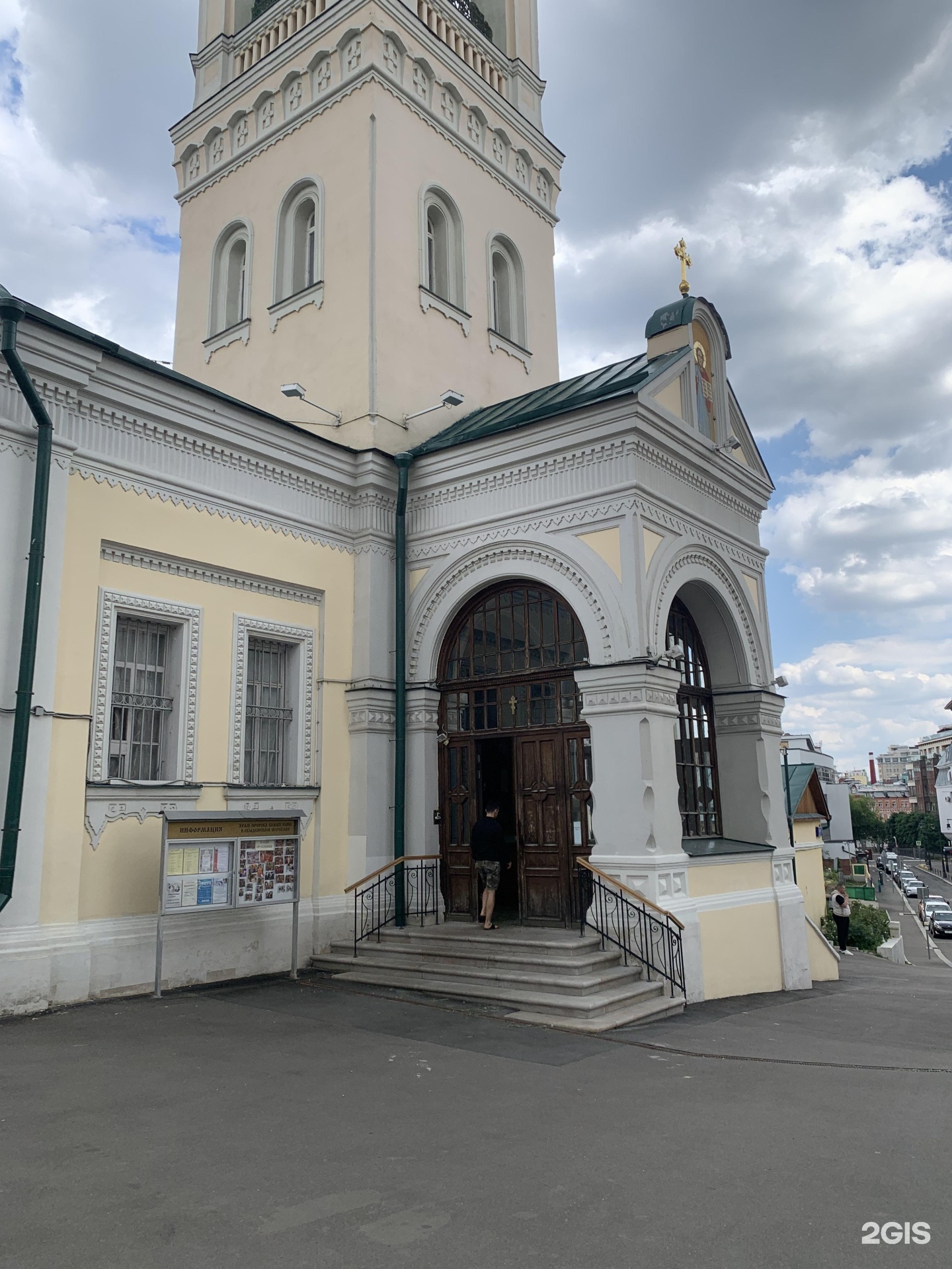 2 й обыденский переулок 6 храм. церковь илии пророка москва. 2 й обыденский переулок 6 храм. храм илии пророка в обыденском переулке. храм пророка ильи обыденного в москве.
