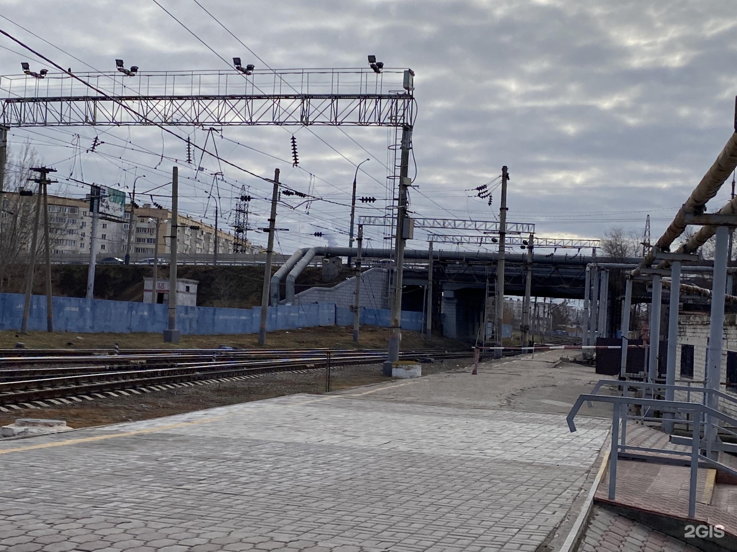 Жд астрахань телефон. Вокзальная 1 Астрахань. Железнодорожная станция Астрахань-2. Вокзал Астрахань. Вокзальная площадь 26 Астрахань.