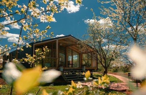 д. Ломы (сп Ишня): Отель Дом Ларди