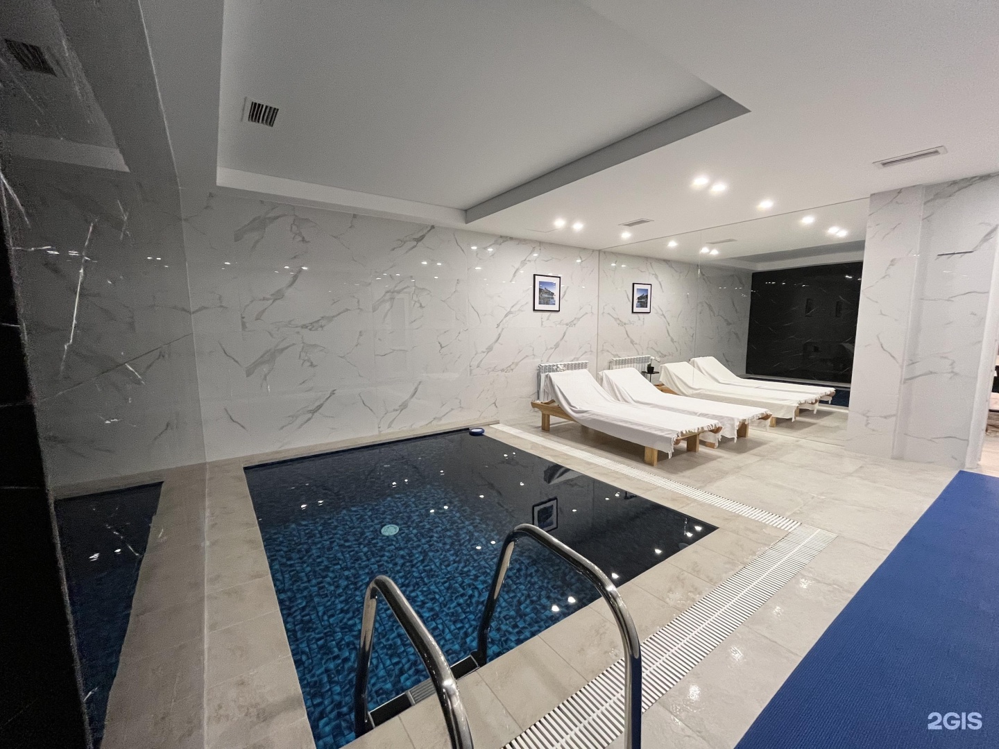 Massage & Sauna