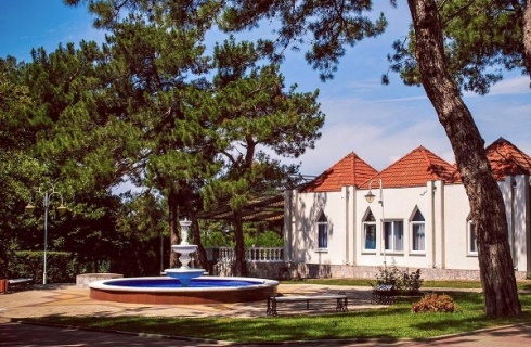 Геленджик: Курортный отель Кавказ
