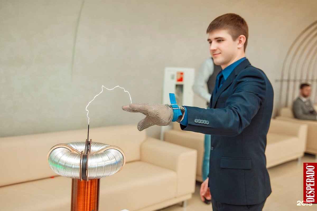 научное шоу сколково. новокузнецкая транспортная компания. костюм для научного шоу. компания science. компания science.