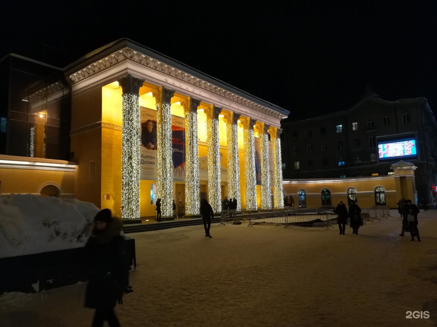Новосибирск ул ленина 5. Новосибирск ул ленина 7. Здание кинотеатра победа новосибирск. Новосибирск ул ленина 7. Кинотеатр победа новосибирск.