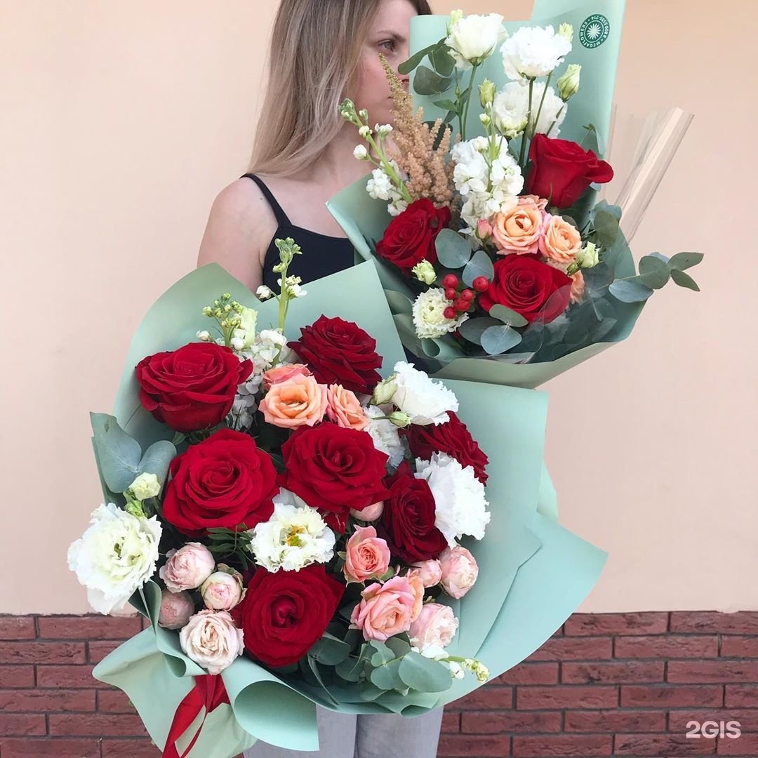 Доставка цветом челябинск. Цветы MEGAFLOWERS Челябинск. MEGAFLOWERS Челябинск букет невесты. Дарья MEGAFLOWERS Челябинск. Мегафловерс Новосибирск.