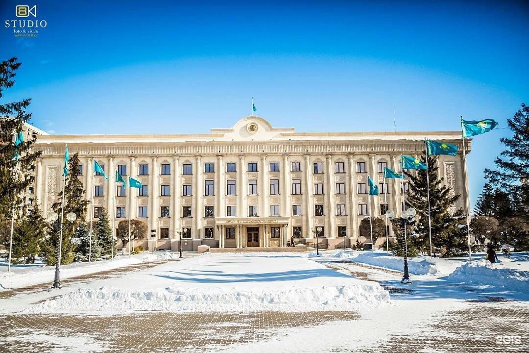 Казахстанская область город уральск. Уральск Казахстан акимат. Акимат города Уральска. Здание областного акимата Уральска. Облисполком г Уральск Казахстан.