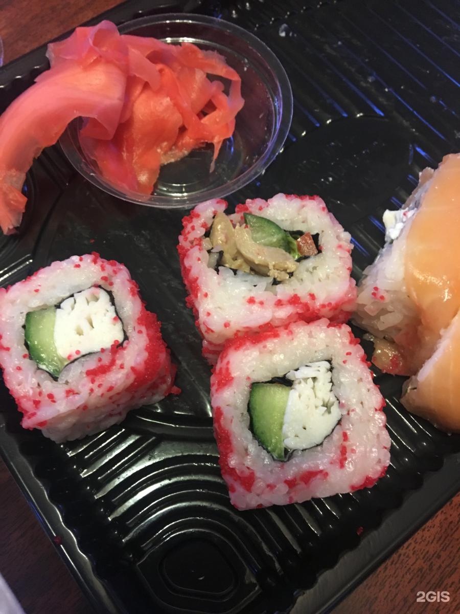 Суши ели сайт. Напитки суши. Жрать суши. Ест суши. Суши есть Омск.