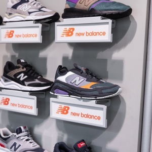 Фото от владельца New Balance, магазин обуви и аксессуаров