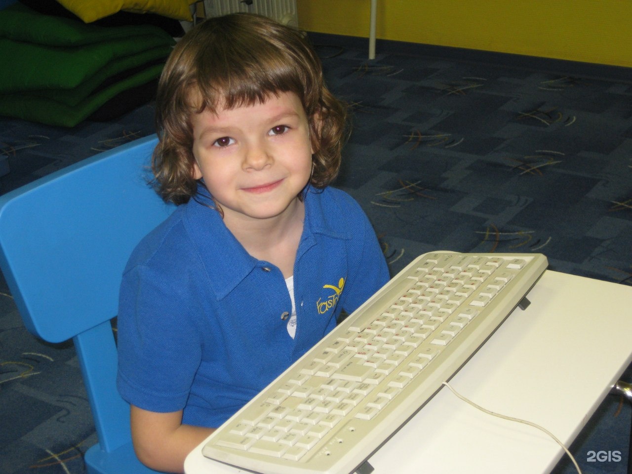 Мария монтессори помоги мне сделать это самому. Fastrackids казань. Логотип детского сада. Глен доман методика раннего развития. Эмблема детского центра.