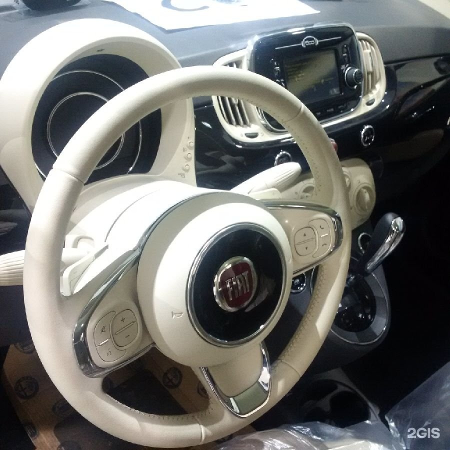 Арм сервис. Fiat 500 2023 Interior. Fiat Хьюстон.