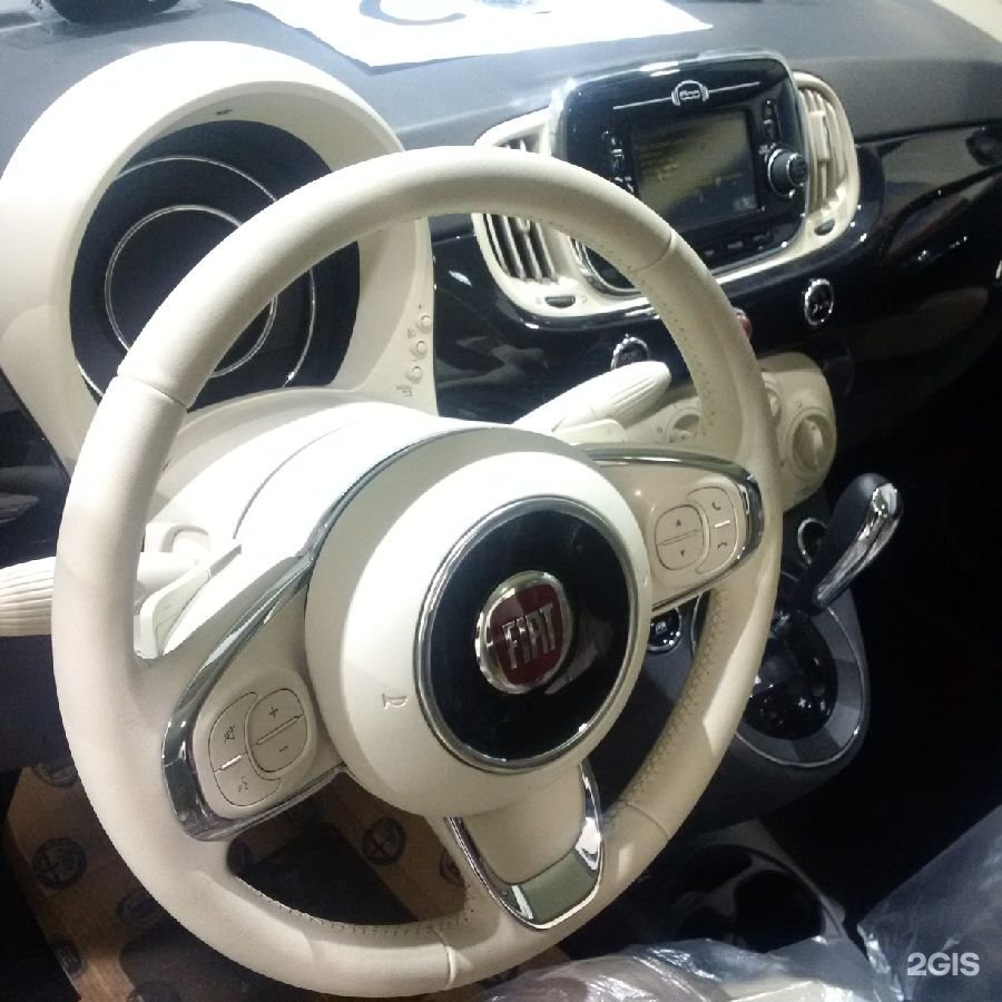 Арм сервис мытищи. Fiat 500 2023 Interior. Fiat Хьюстон.