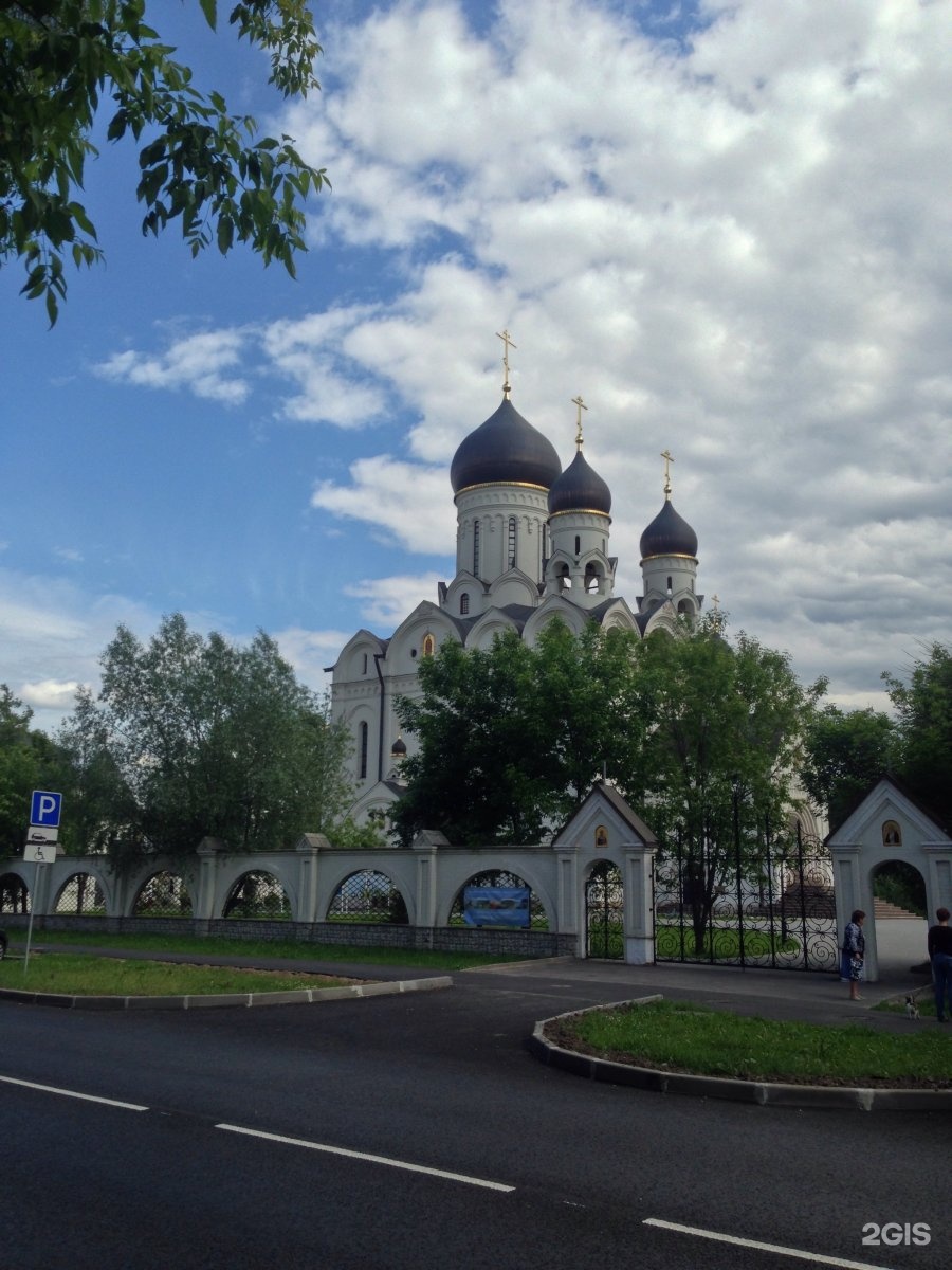 Москва храм Серафима Саровского в Раеве