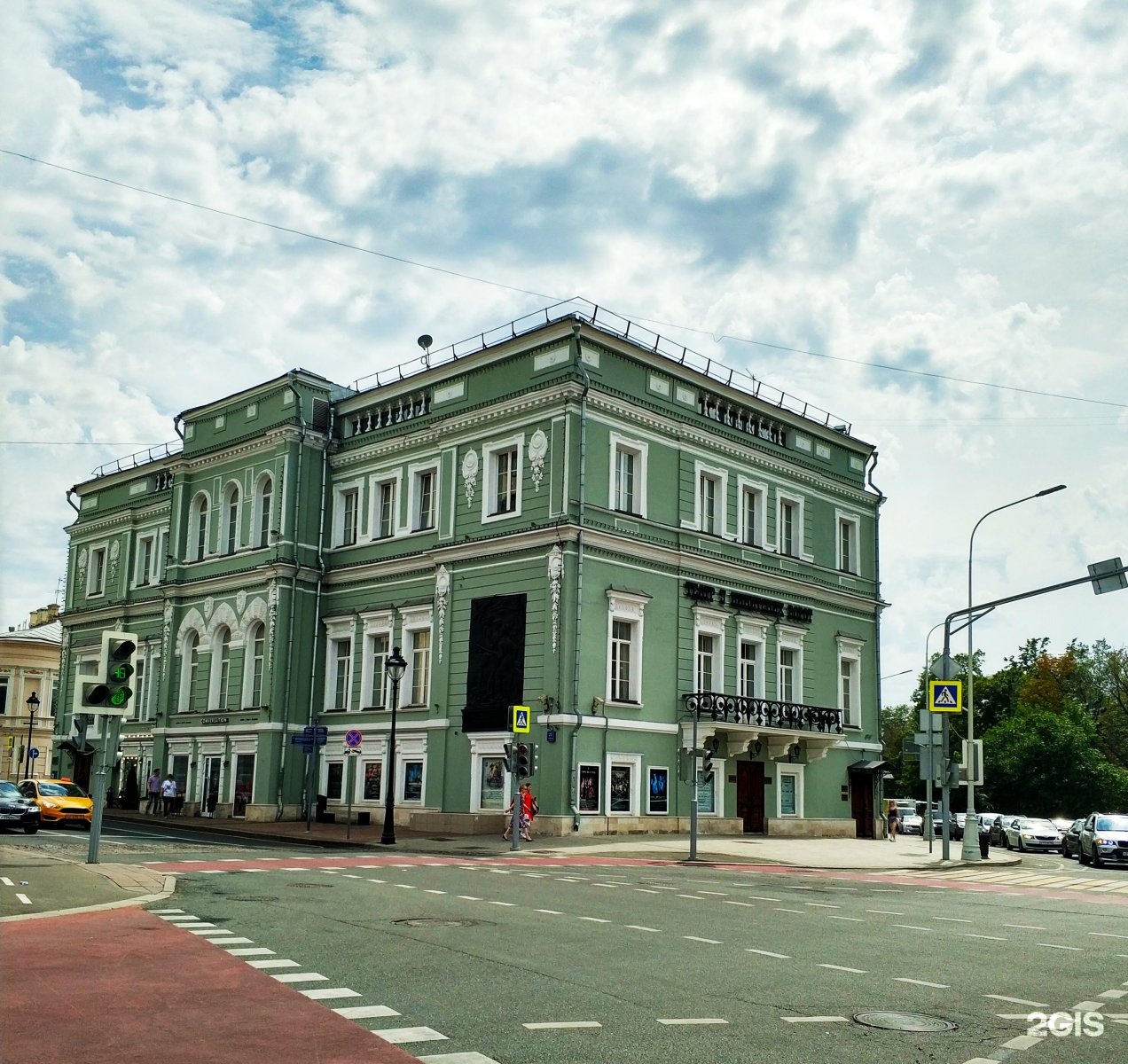 Театральная улица москва