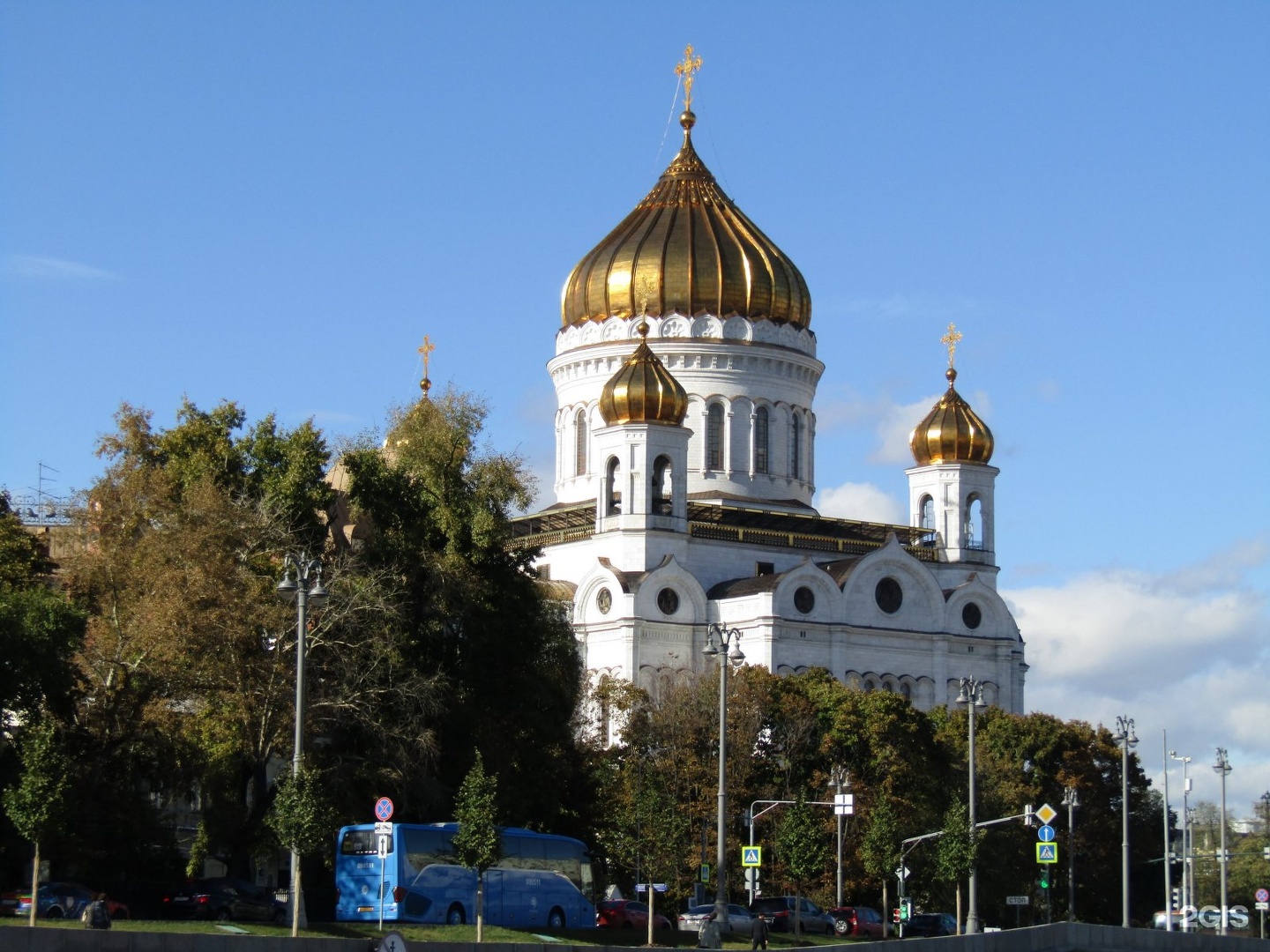 Москва волхонка 15. Храм Христа Спасителя на Волхонке. Храм Христа Спасителя вид с Волхонки. Церковь Спасителя (Баку).