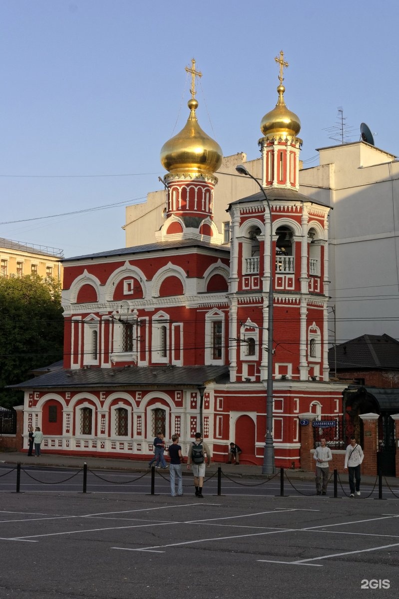 Где находятся храмы в москве. Храм на Кулишках в Москве. Храм всех святых на Куличках Москве. Храм на Кулишках Китай город. Церковь всех святых на Кулишках в Москве.