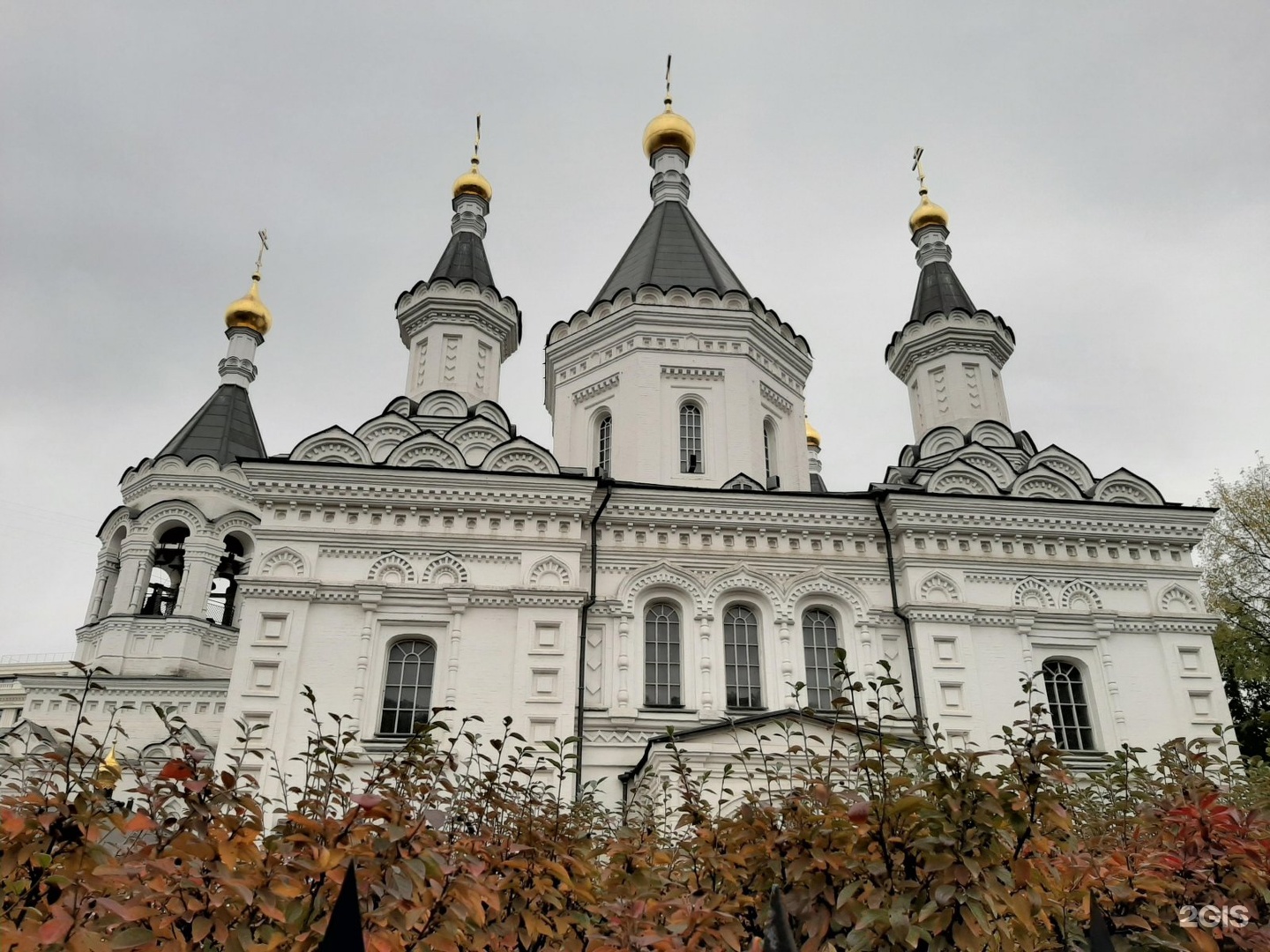 Храм на девичьем поле. Большое Игнатово храм Архангела Михаила. Храм Архангела Михаила при клиниках на девичьем поле фото.