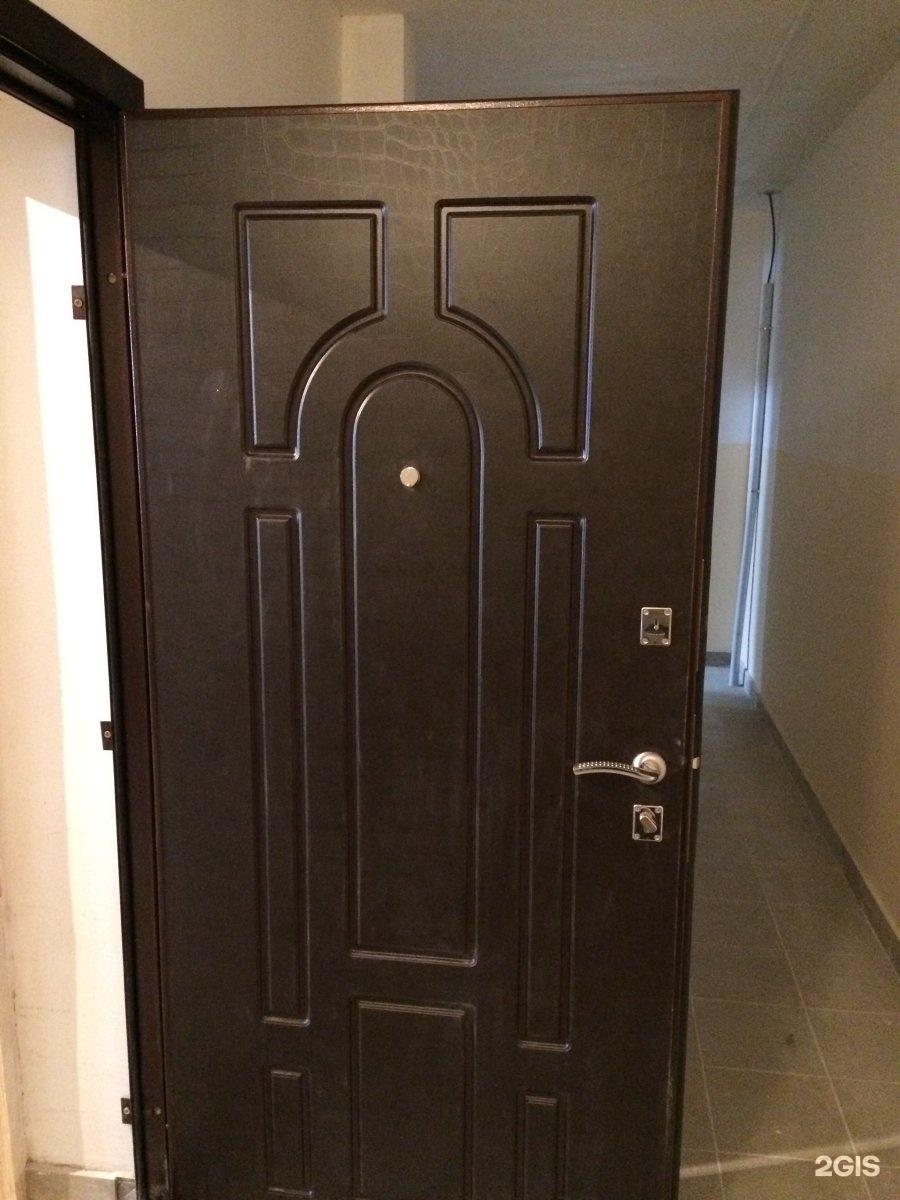 Дверь металлическая входная волгограде купить. Двери входные металлические для квартиры. Железная дверь входная в квартиру. Двери металлические входные квартирные. Стальные входные двери в квартиру.