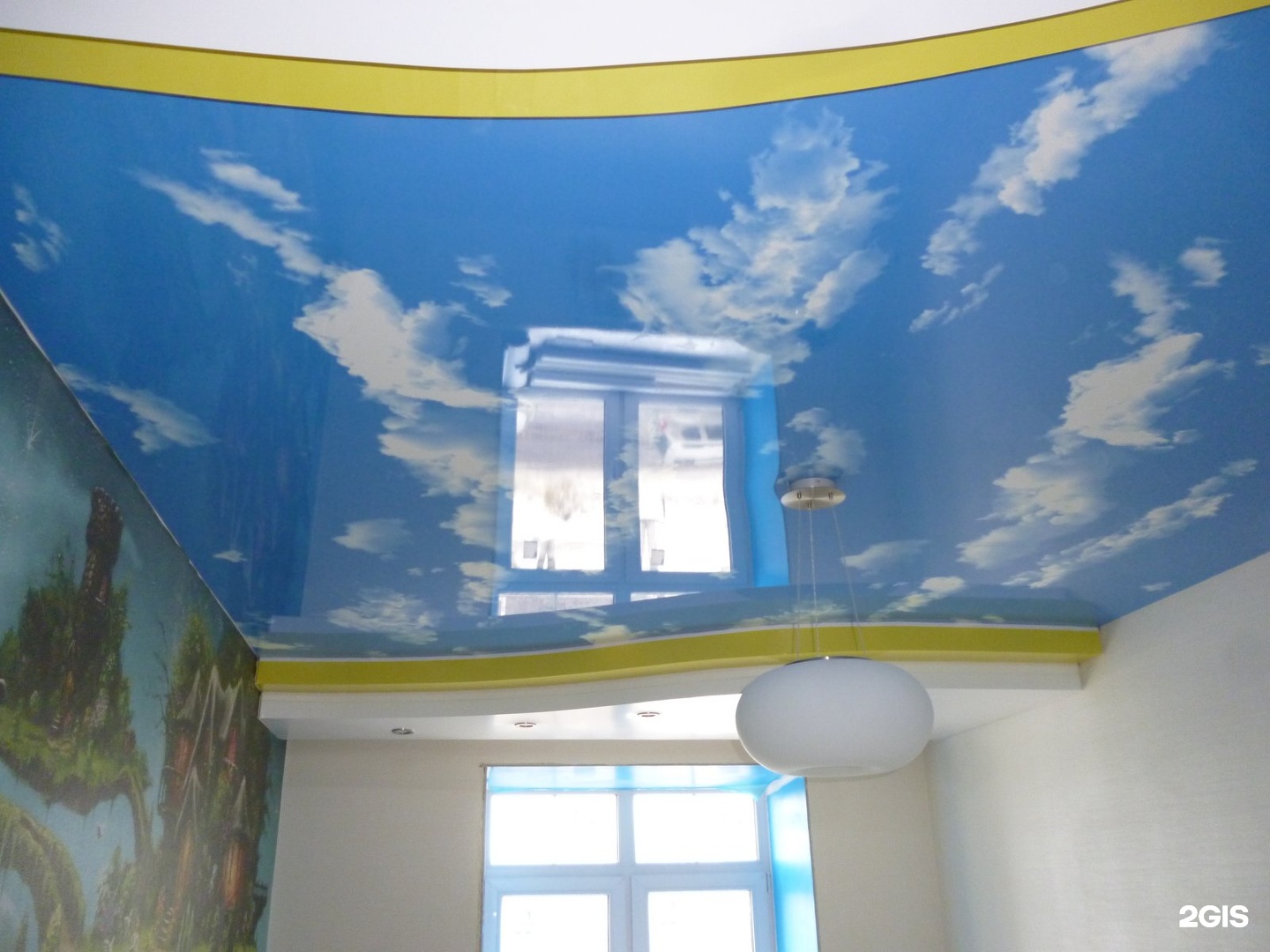 Натяжной потолок двухуровневый облака